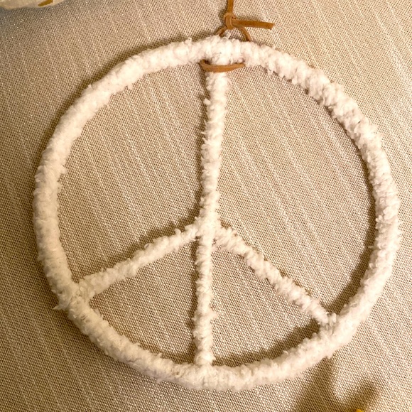 Fuzzy/Cozy Boho Hanging Peace Sign - Picture 2 of 4